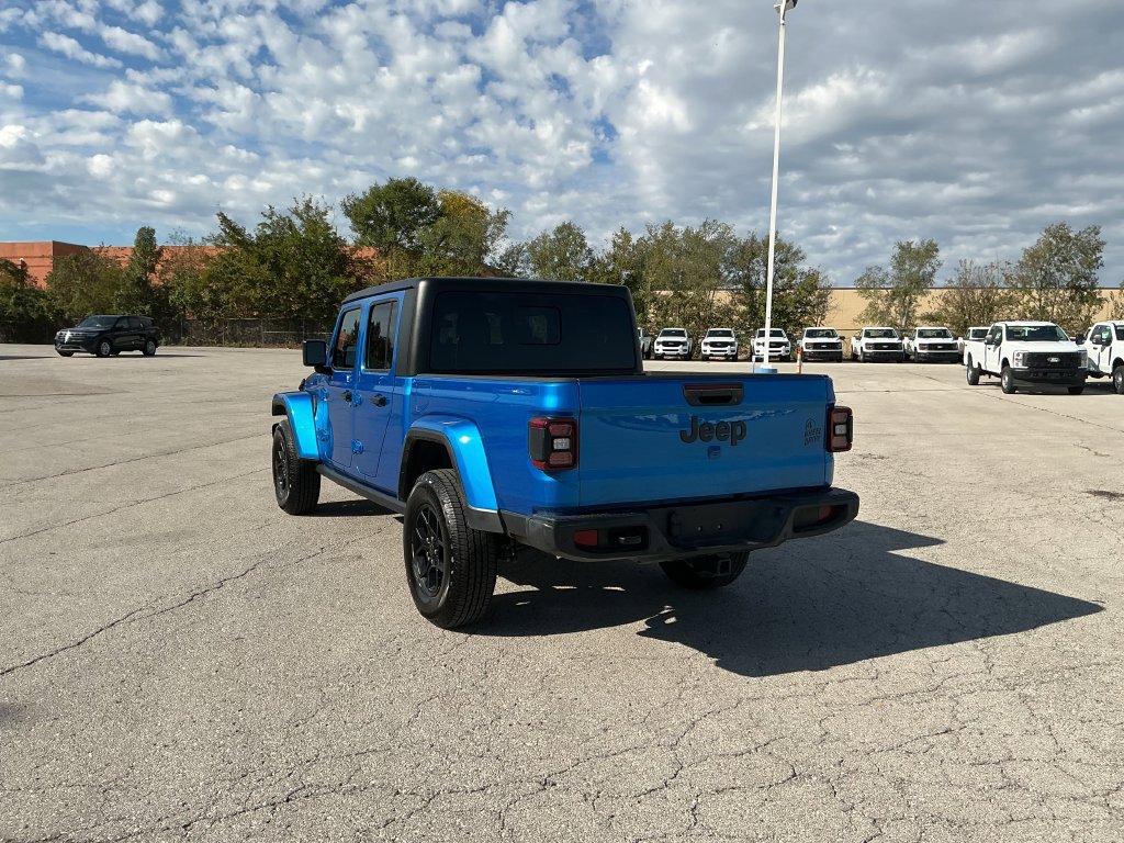 Used 2024 Jeep Gladiator Sport AWD/4WD image 7
