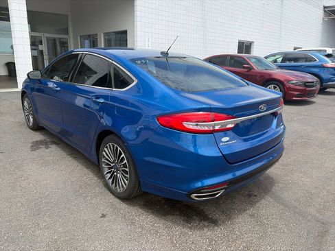 Used 2017 Ford Fusion SE w/ Fusion SE Technology Package FWD image 3