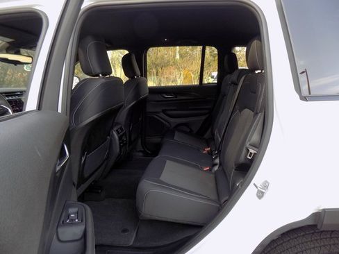 Certified 2024 Jeep Grand Cherokee Laredo w/ MOPAR Finishing Package image 22