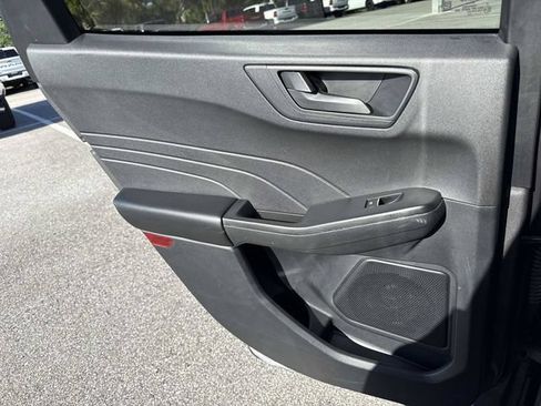 Used 2025 Ford Escape Active FWD image 9