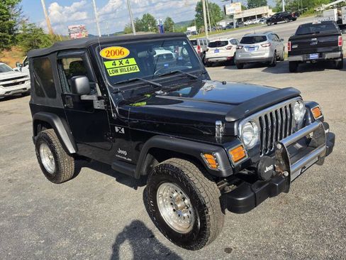 Used 2006 Jeep Wrangler X AWD/4WD image 5