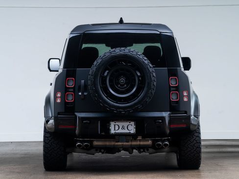 Used 2025 Land Rover Defender 110 V8 AWD/4WD image 6