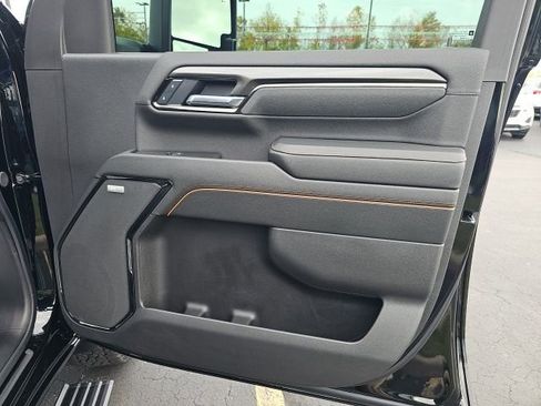 Used 2025 GMC Sierra 2500 AT4 w/ AT4 Premium Plus Package image 10