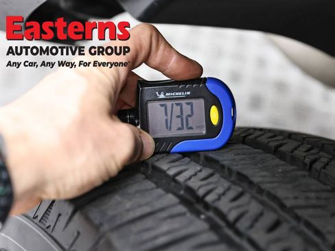 Used 2025 Jeep Wrangler Unlimited Sahara image 28