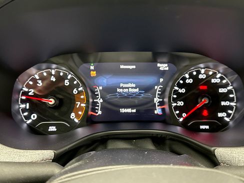 Used 2023 Jeep Compass Latitude w/ Sun and Sound Group image 9