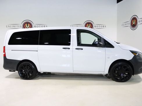 Used 2023 Mercedes-Benz Metris Passenger image 31