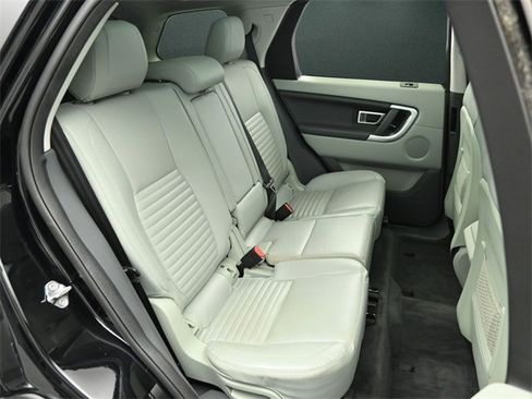 Used 2018 Land Rover Discovery Sport HSE Luxury image 18