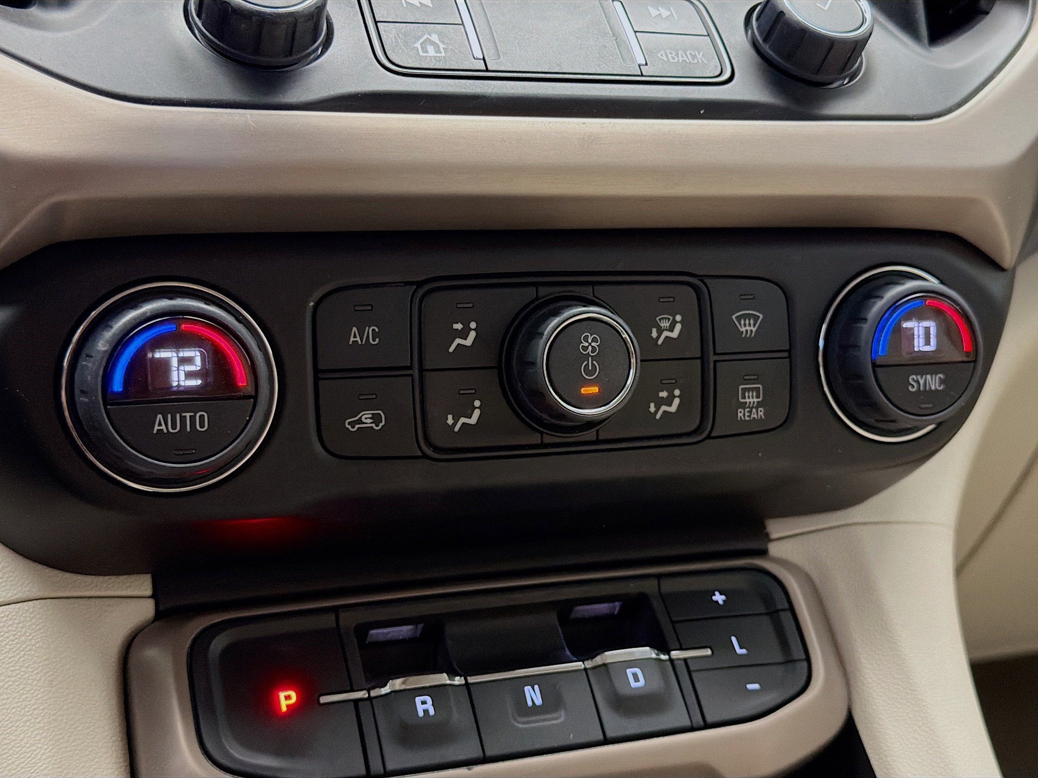 Used 2023 GMC Acadia Denali AWD/4WD image 10