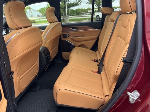 New 2026 Jeep Grand Cherokee Summit AWD/4WD image 40