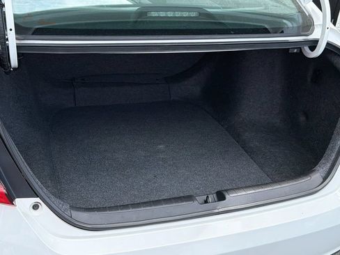 Used 2019 Honda Accord LX image 32