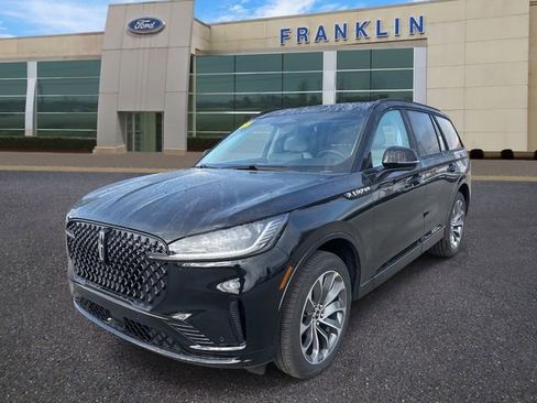 New 2025 Lincoln Aviator AWD w/ Jet Appearance Package image 3