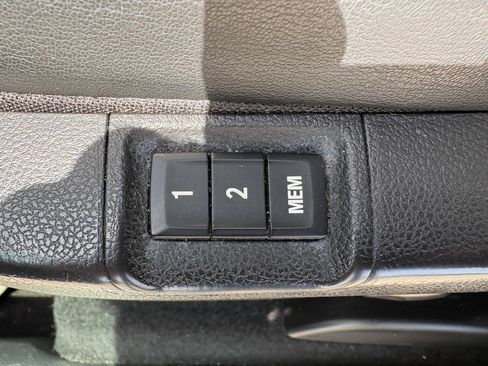 Used 2019 Buick Encore Essence AWD/4WD image 18