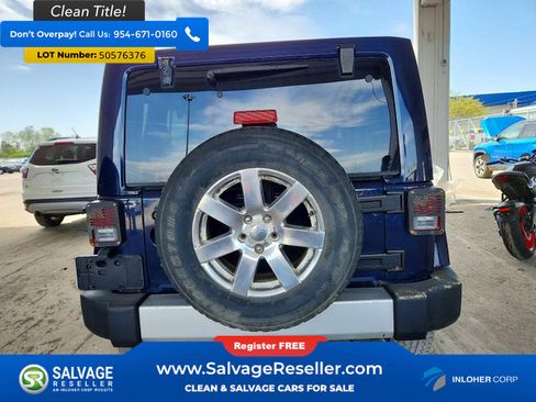 Used 2013 Jeep Wrangler Unlimited Sahara w/ Dual Top Group AWD/4WD image 8