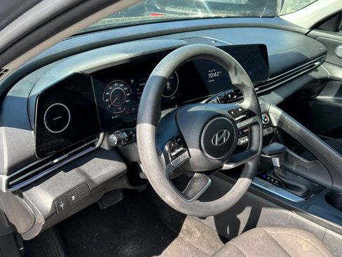 Used 2024 Hyundai Elantra SEL image 9