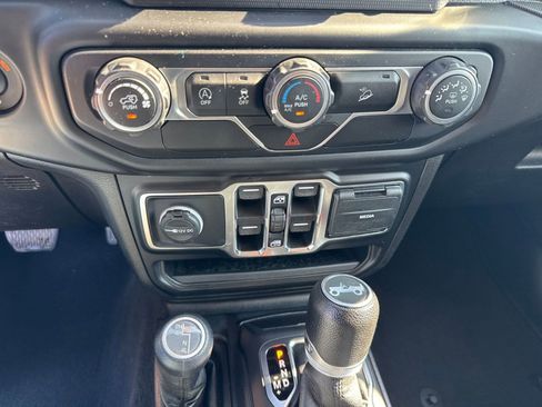 Used 2020 Jeep Wrangler Unlimited Sport S image 25