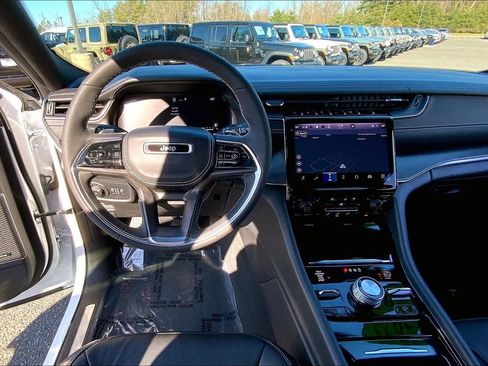 Certified 2023 Jeep Grand Cherokee L Overland AWD/4WD image 5