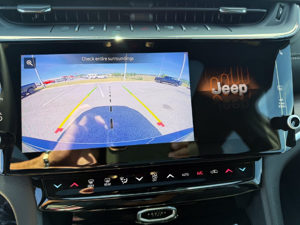 New 2027 Jeep Grand Cherokee Altitude RWD image 13
