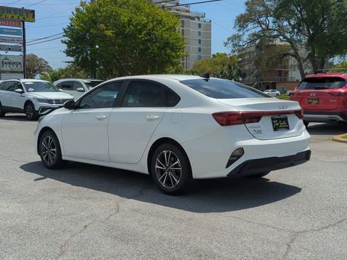 Used 2023 Kia Forte LXS w/ LXS Technology Package FWD image 6