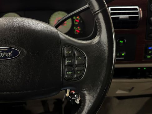 Used 2005 Ford F350 Lariat RWD image 21