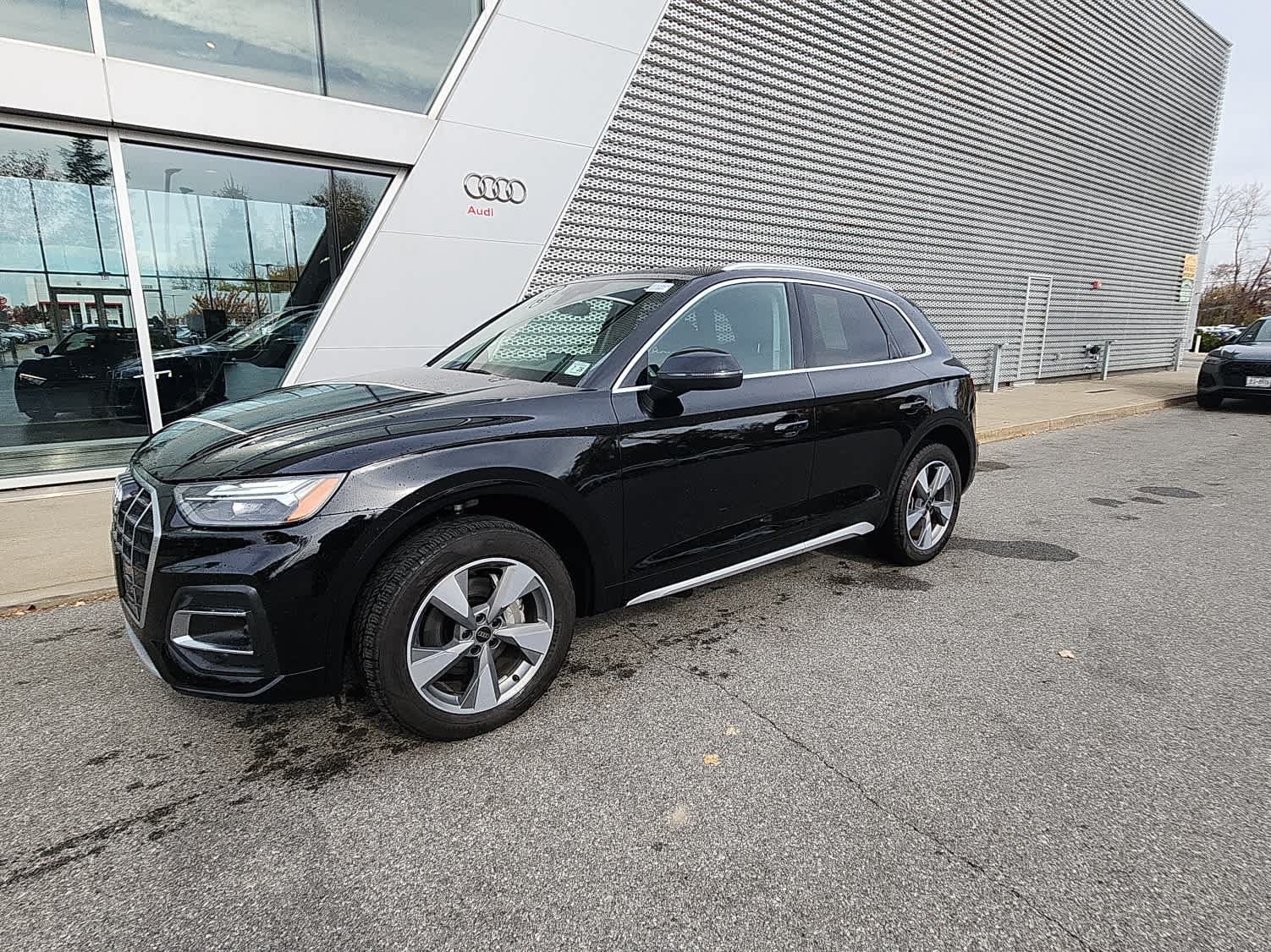 Used 2023 Audi Q5 2.0T Premium Plus w/ Premium Plus Package AWD/4WD image 1