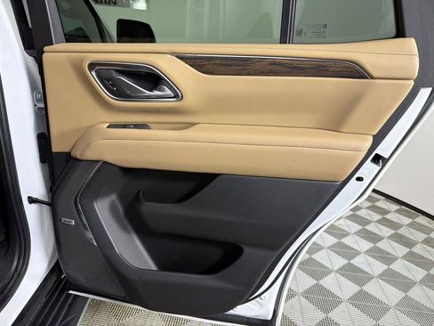 Used 2024 Chevrolet Tahoe Premier image 16