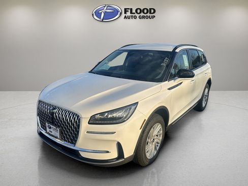 New 2026 Lincoln Corsair Premiere image 3