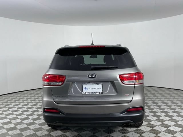 Used 2017 Kia Sorento AWD image 5