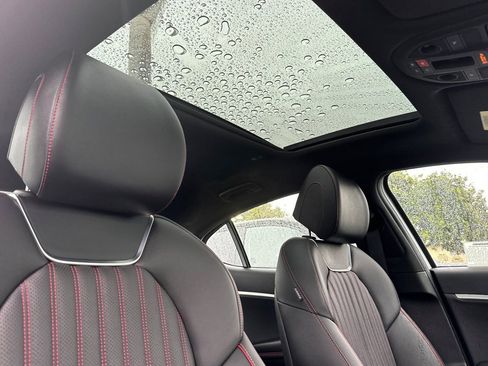 Used 2025 Genesis G70 3.3T Advanced RWD image 20