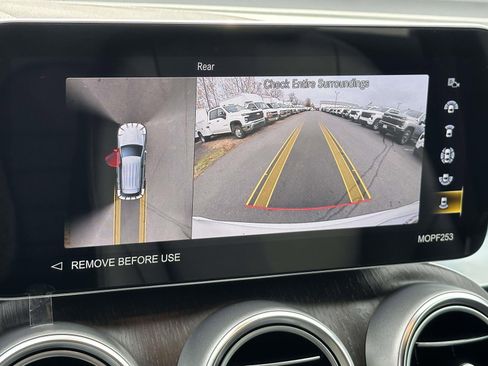 Used 2022 Mercedes-Benz GLC 300 4MATIC image 11