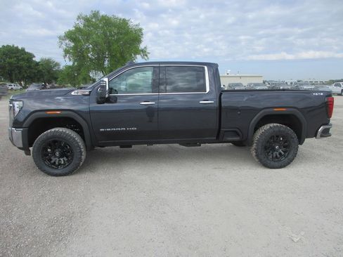 New 2026 GMC Sierra 2500 SLT w/ SLT Convenience Package AWD/4WD image 9