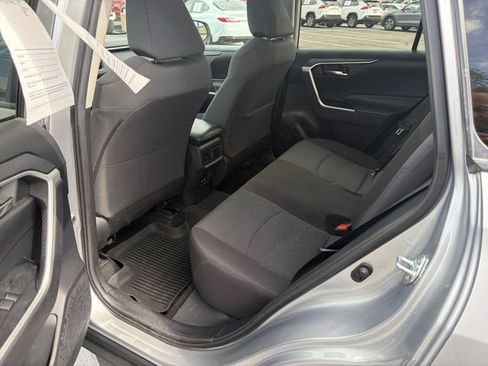 Used 2021 Toyota RAV4 XLE w/ Convenience Package AWD/4WD image 10