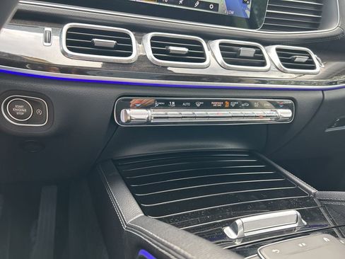 Used 2023 Mercedes-Benz GLS 450 4MATIC image 35