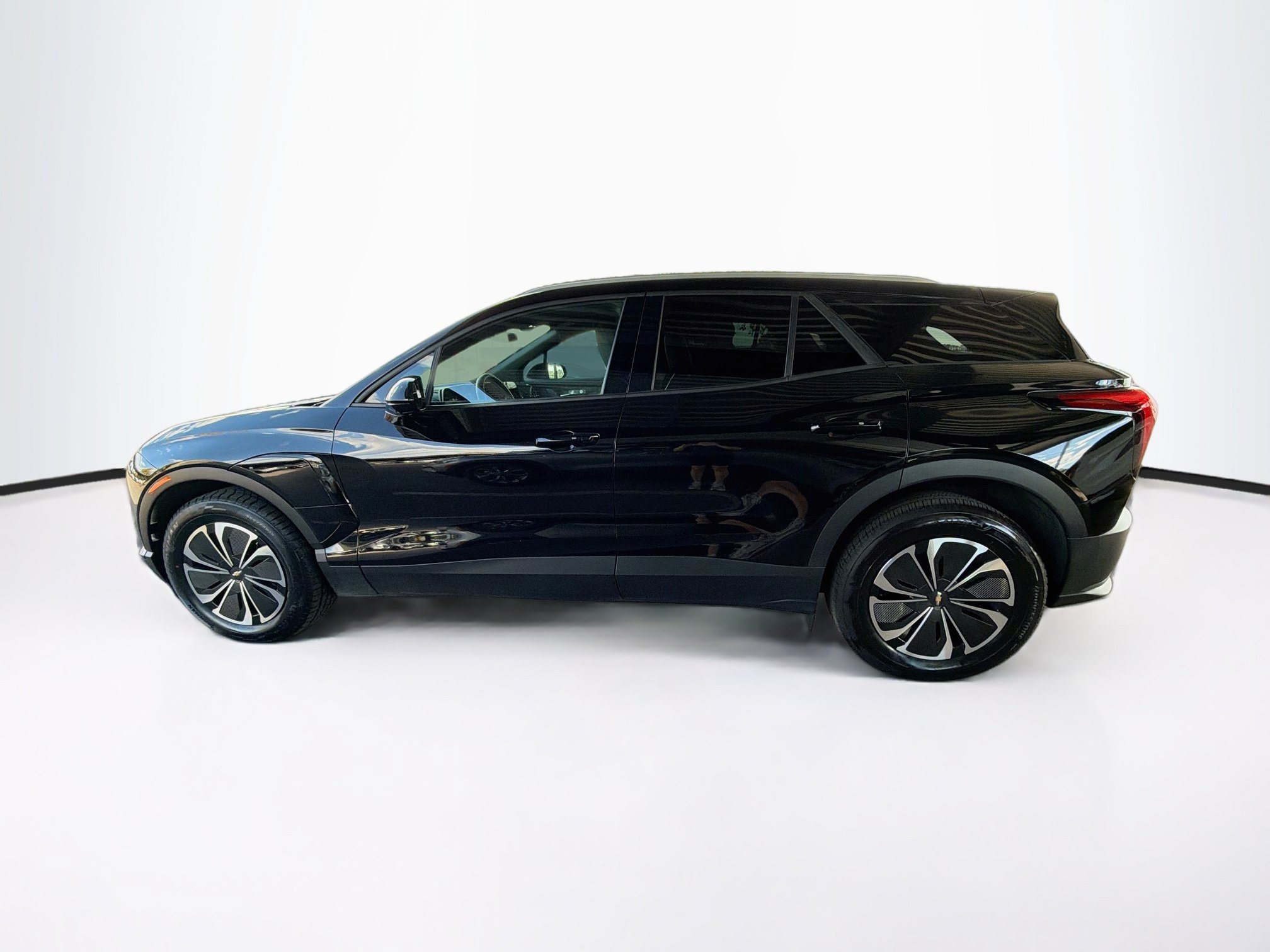 Used 2024 Chevrolet Blazer EV LT AWD/4WD image 4