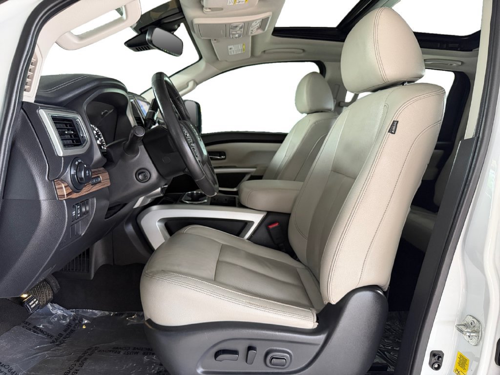 Used 2021 Nissan Titan SL w/ Moonroof Package AWD/4WD image 10