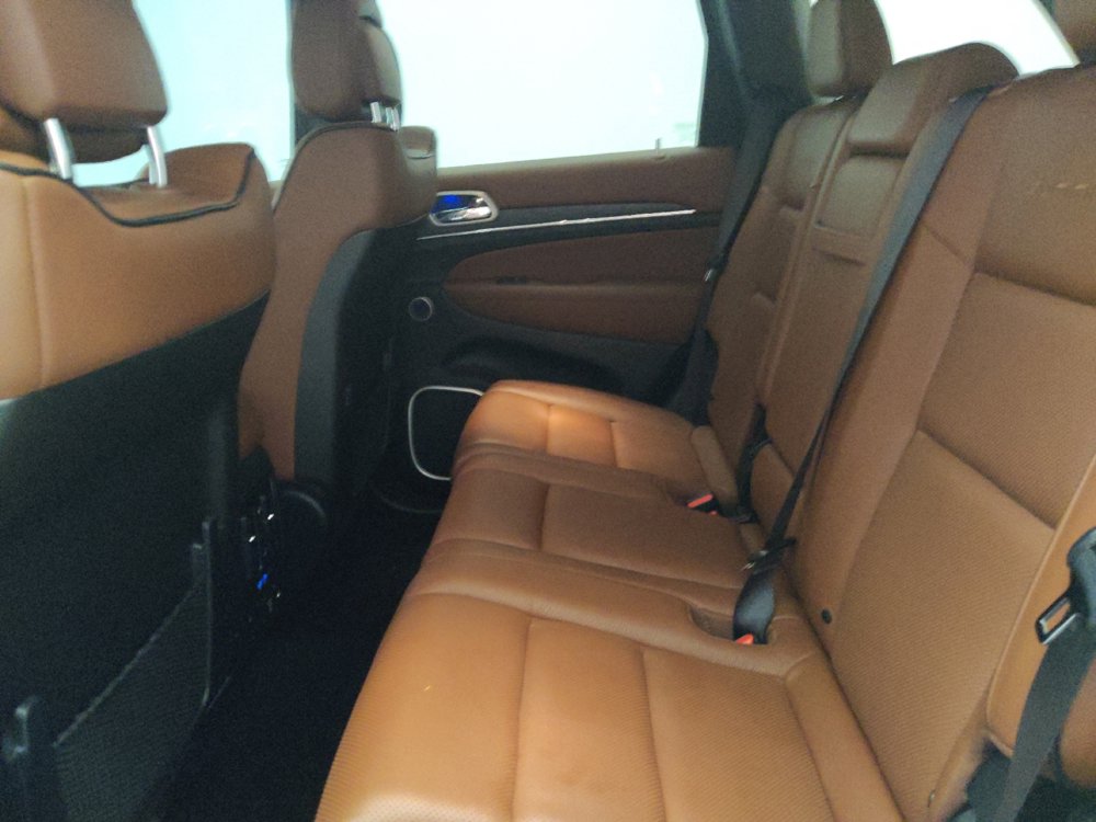 Used 2020 Jeep Grand Cherokee Summit AWD/4WD image 18