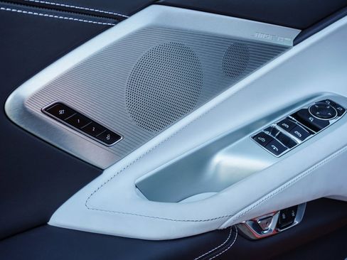 Used 2024 Chevrolet Corvette Stingray Premium Conv w/ Z51 Performance Package image 44