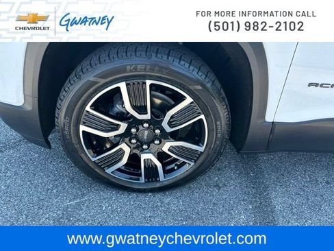 Used 2021 GMC Acadia SLE w/ Driver Convenience Package FWD image 9
