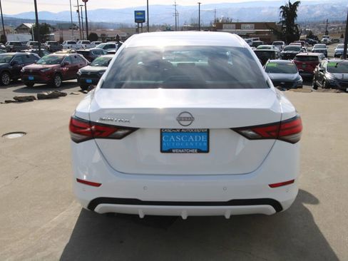 Used 2025 Nissan Sentra S image 7
