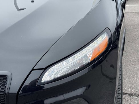 Used 2014 Jeep Cherokee Altitude w/ Comfort/Convenience Group image 11