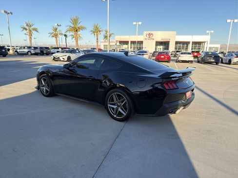 Used 2025 Ford Mustang Coupe RWD image 7