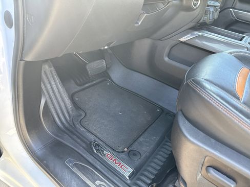 Used 2022 GMC Sierra 1500 AT4 w/ AT4 Premium Package image 17