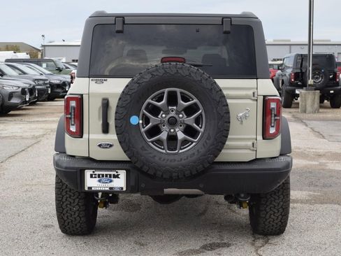 New 2025 Ford Bronco Badlands image 5