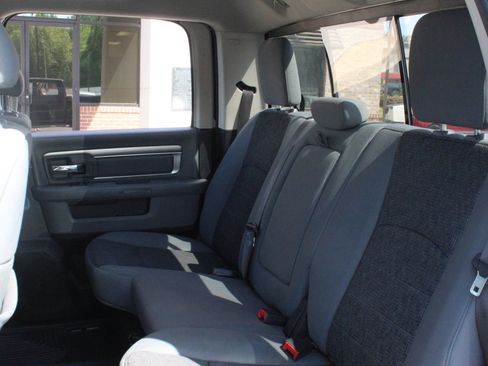 Used 2020 RAM 1500 Classic SLT w/ Luxury Group RWD image 28