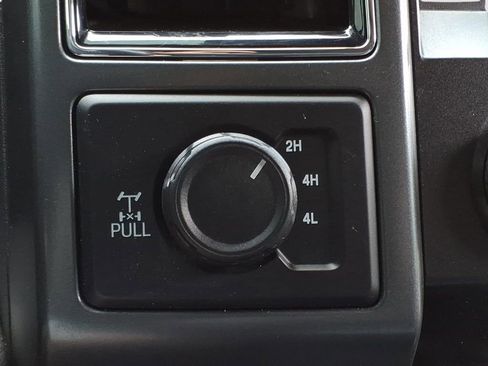 Used 2022 Ford F250 XLT w/ Black Appearance Package AWD/4WD image 15