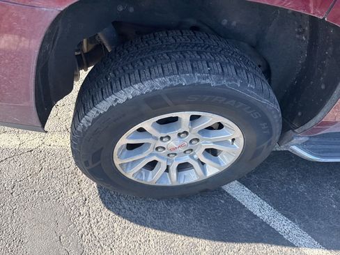 Used 2020 GMC Yukon SLT image 7