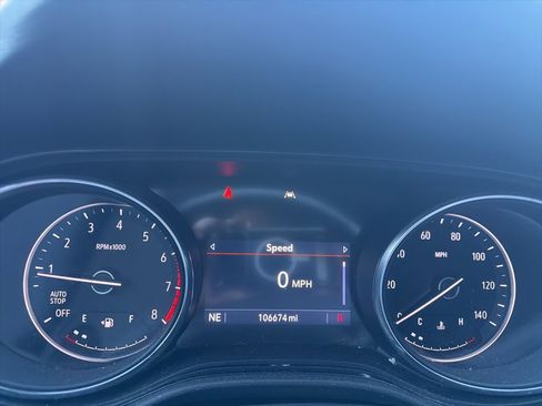 Used 2022 Buick Encore GX Essence image 13