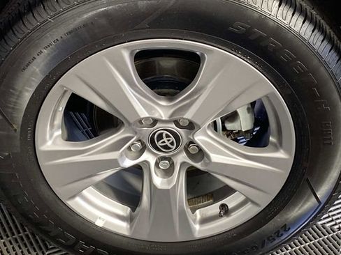 Used 2025 Toyota RAV4 XLE w/ Convenience Package AWD/4WD image 29