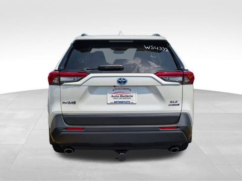 Used 2021 Toyota RAV4 XLE Premium AWD/4WD image 6