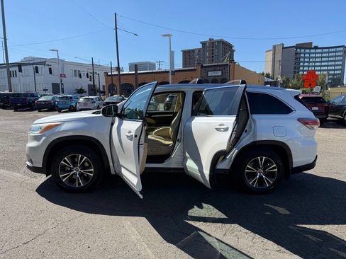 Used 2016 Toyota Highlander XLE AWD/4WD image 20