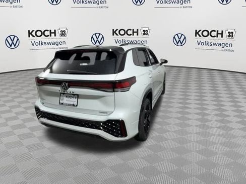 New 2026 Volkswagen Tiguan SE R-Line AWD/4WD image 8